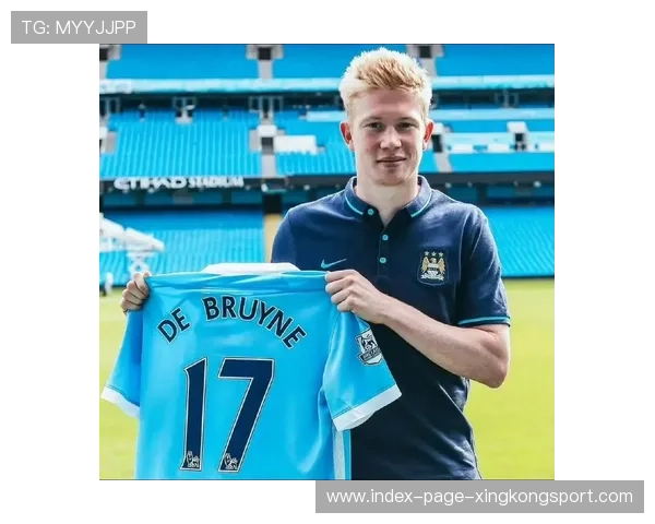 德布劳内边路倒三角再次奏效,曼城前场灵性十足 德布劳内边路倒三角再次奏效,曼城前场灵性十足